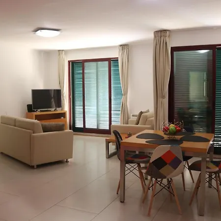 Garajau Terrace Orchids קאניקו